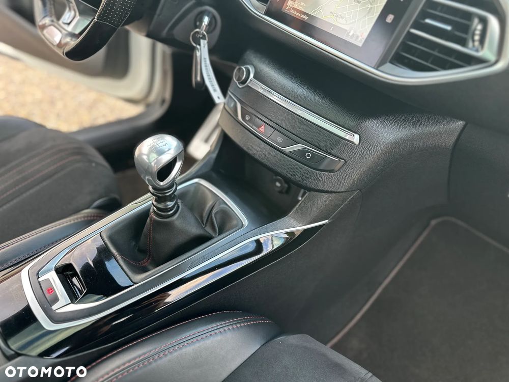 Peugeot 308 1.2 PureTech GPF GT Pack S&S - 24
