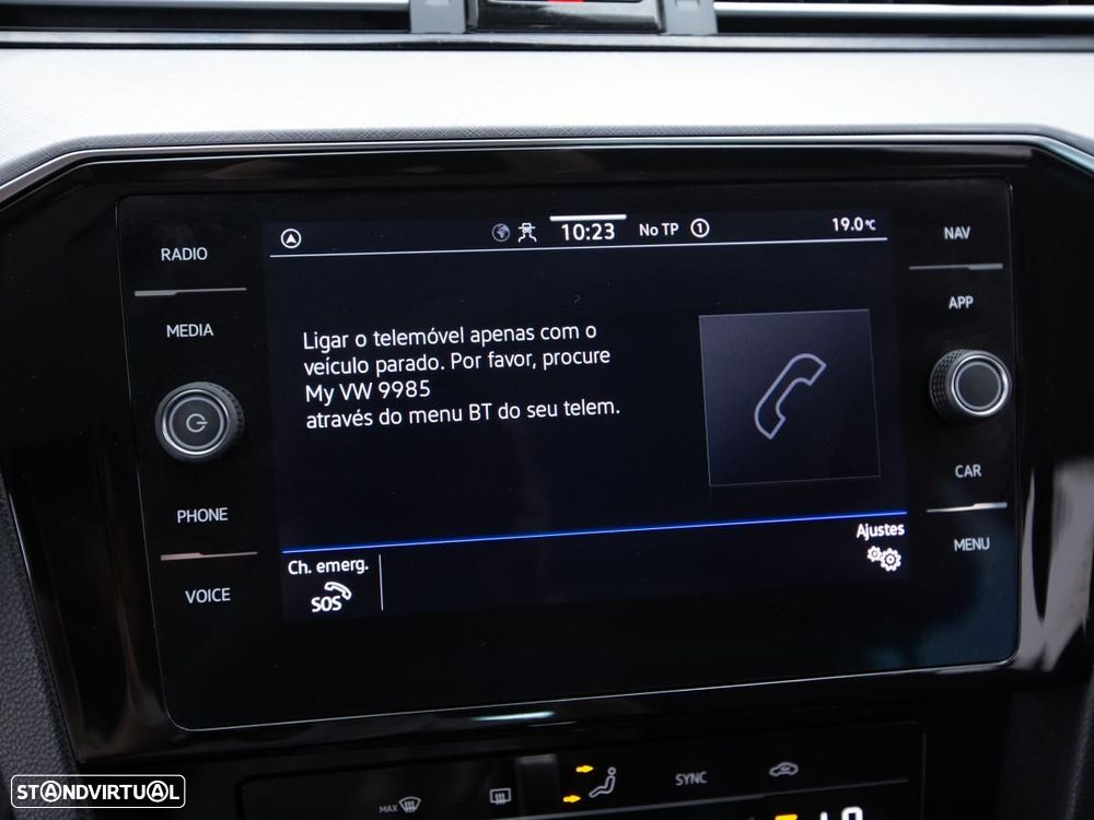 VW Passat Variant 2.0 TDI Business DSG - 23