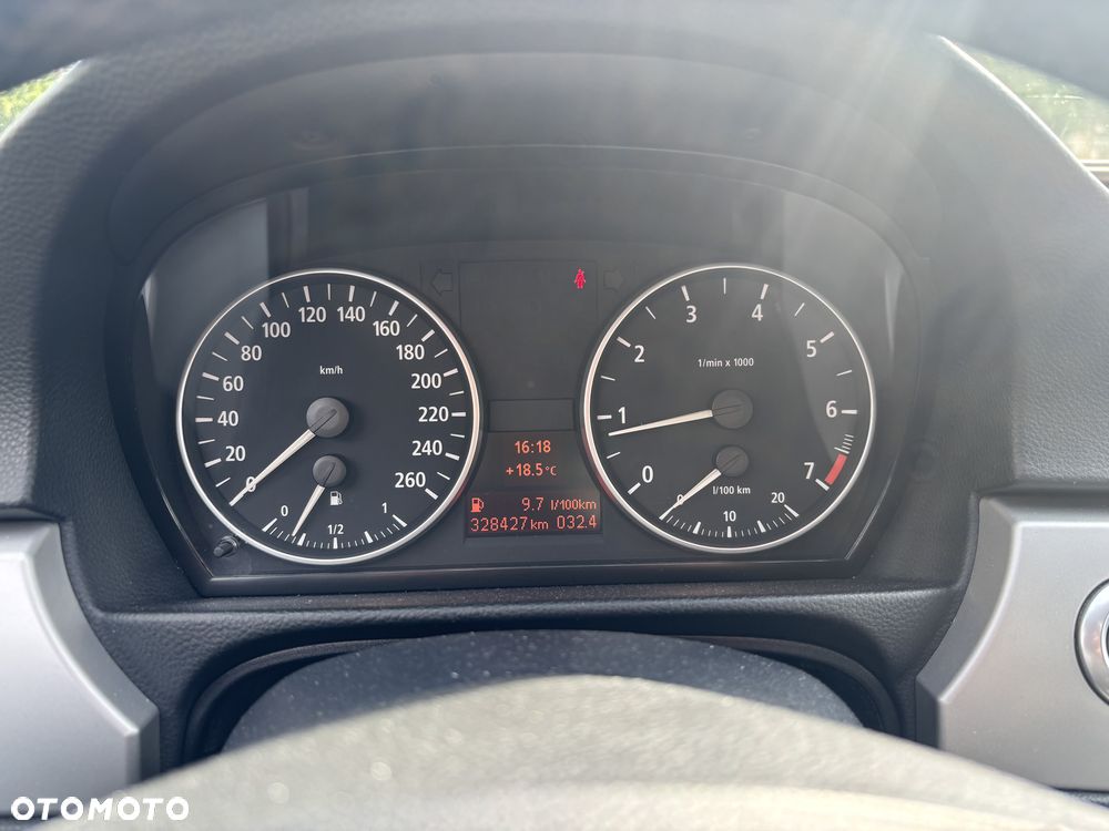 BMW Seria 3 318i - 36