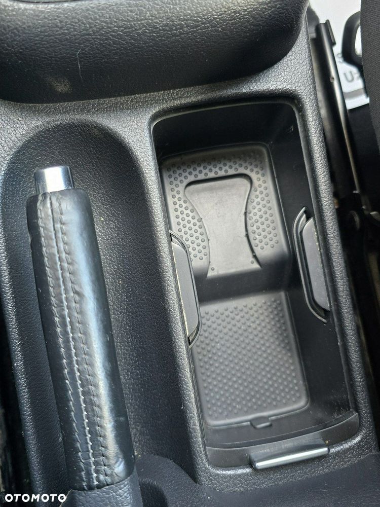 Volkswagen Golf Plus - 32