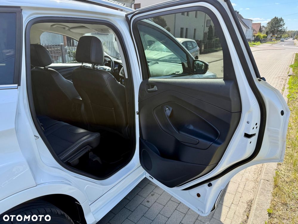 Ford Kuga 1.6 EcoBoost 2x4 Titanium - 14