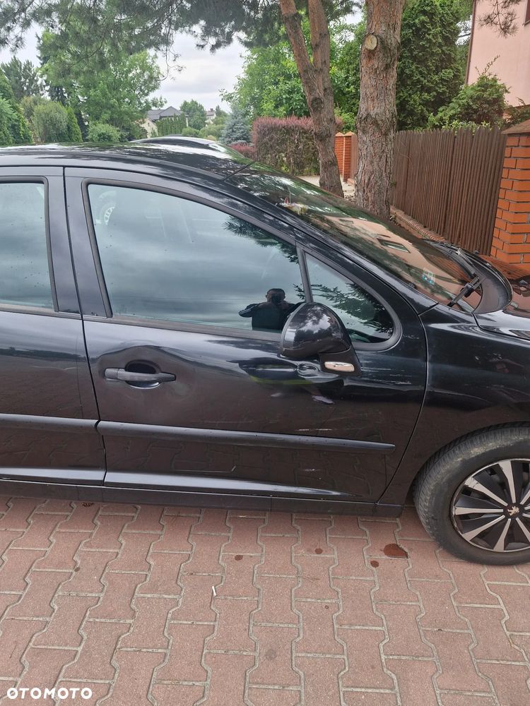 Peugeot 207 1.4 Presence - 4