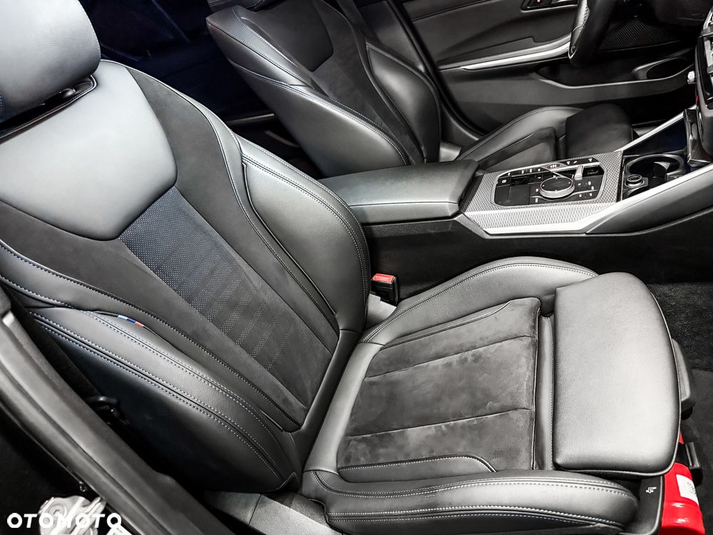 BMW Seria 3 318i M Sport Edition - 38