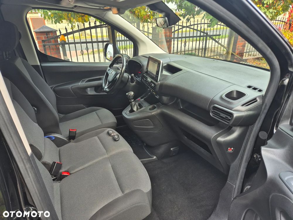 Opel COMBO - 16