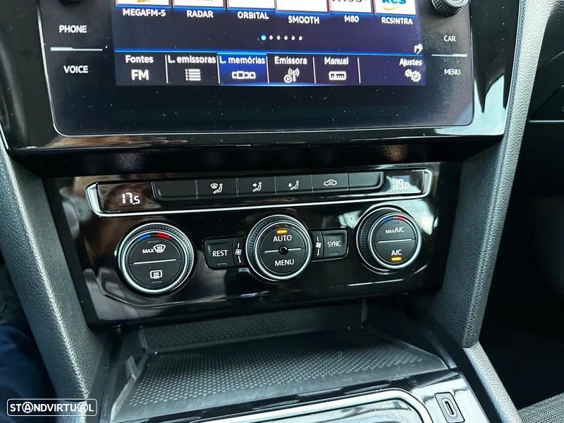 VW Passat Variant 2.0 TDi Business DSG - 30