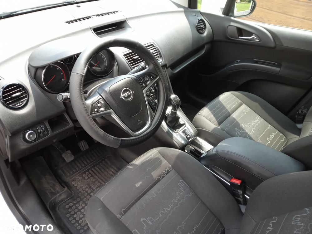 Opel Meriva - 11