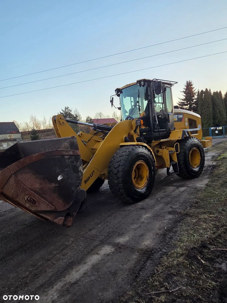 Caterpillar 926M - 1
