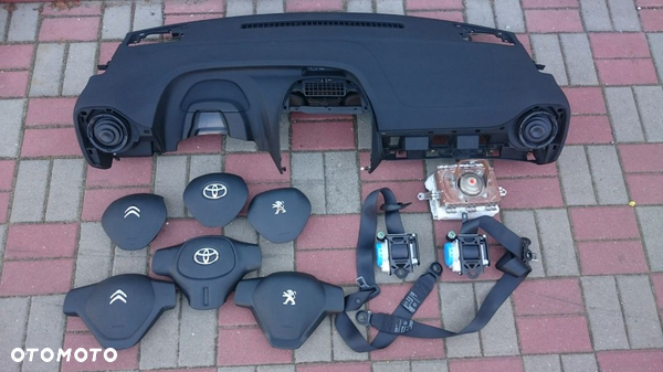 PEUGEOT 108 CITROEN C1 KONSOLA AIRBAG DESKA PASY