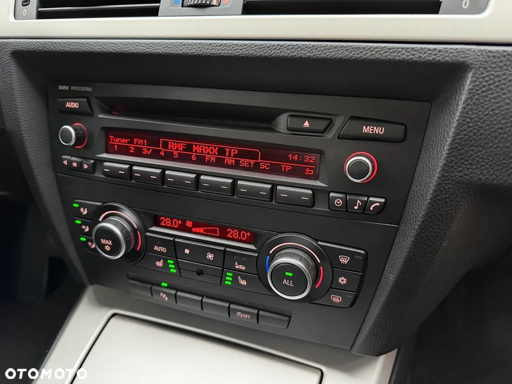 BMW Seria 3 318d DPF Edition Exclusive - 18