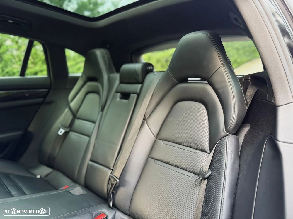 Porsche Panamera Sport Turismo 4 E-Hybrid Platinum Edition - 26