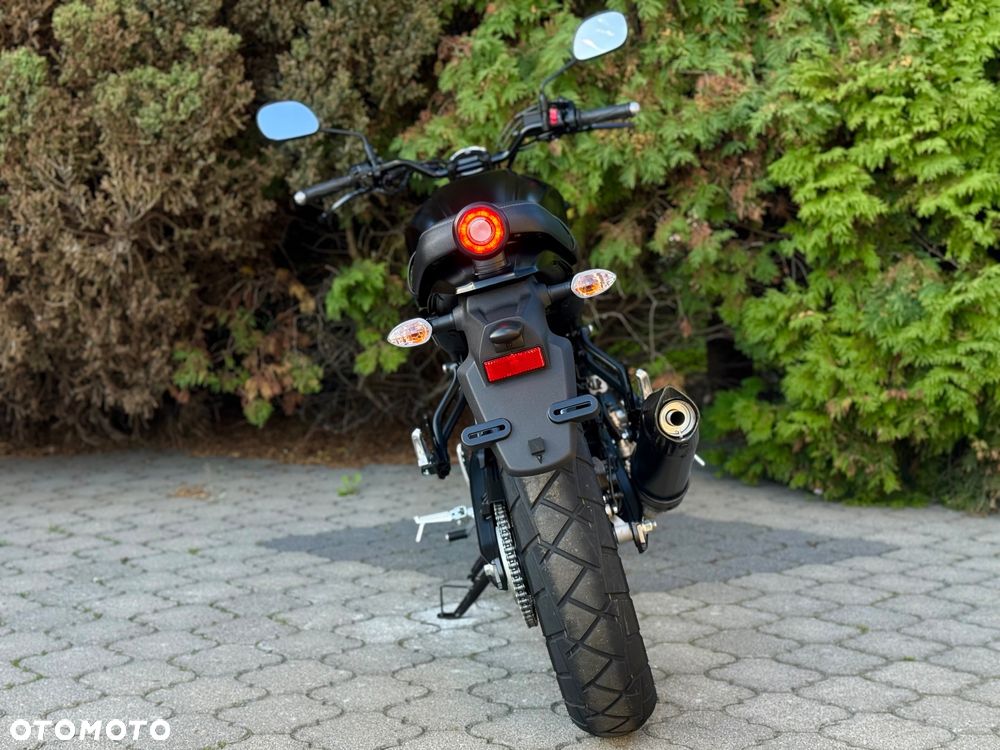 Yamaha XSR - 4