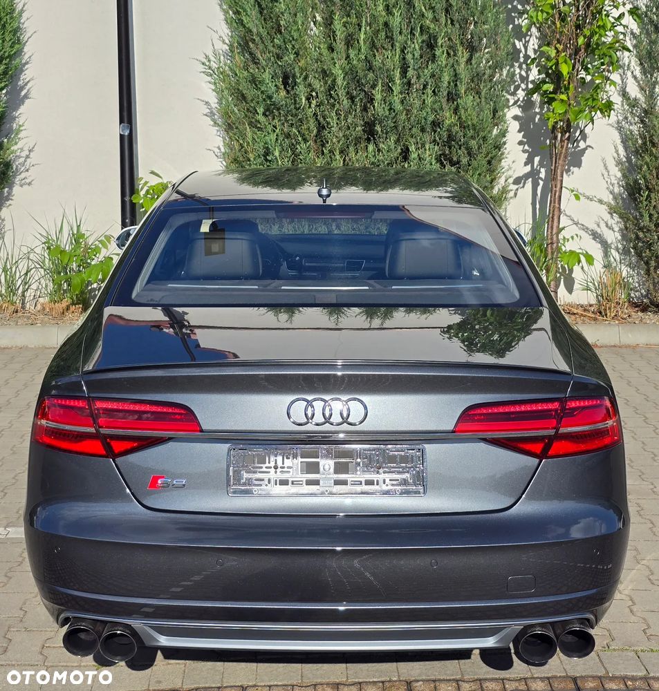 Audi S8 - 6