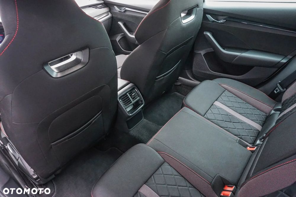 Skoda Octavia 2.0 TDI RS DSG - 30