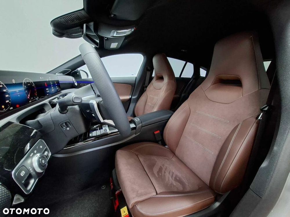Mercedes-Benz CLA - 12