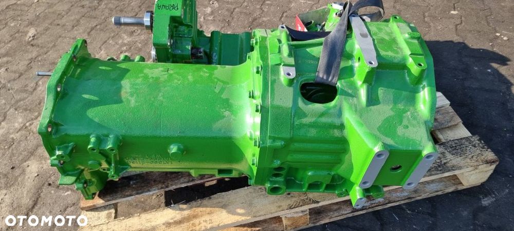 SKRZYNIA BIEGÓW TRAKTOR JOHN DEERE 3045R OBUDOWA - 1