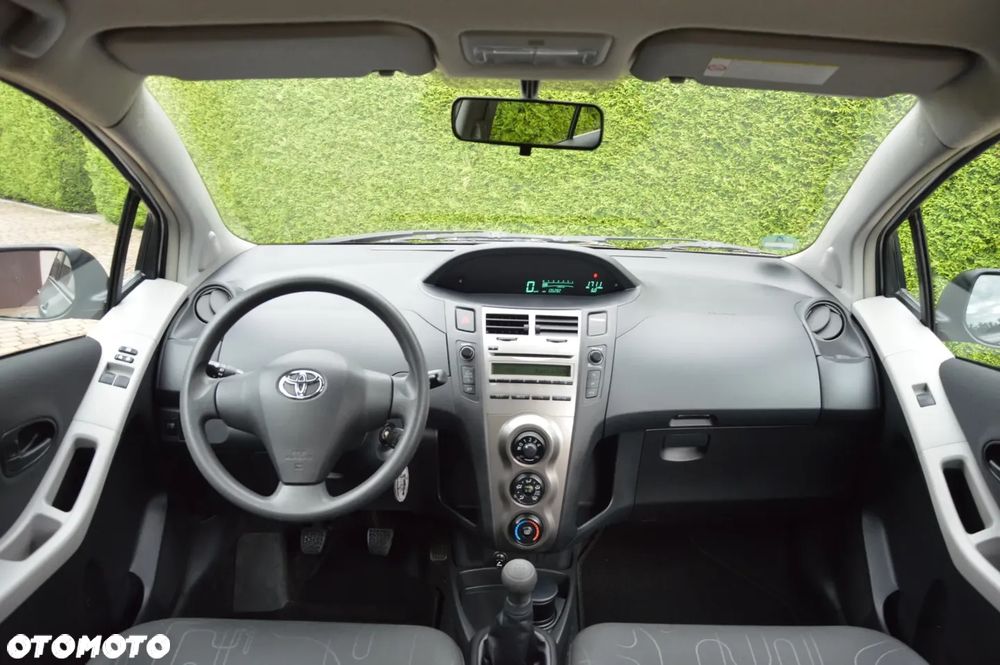 Toyota Yaris - 15