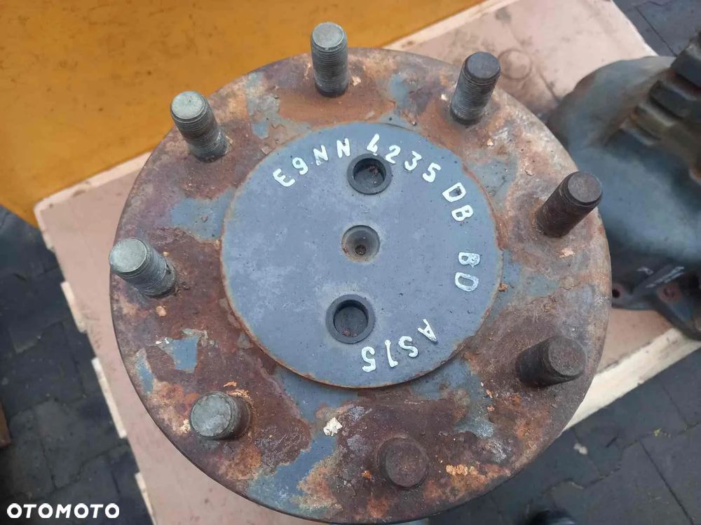 Zwolnica tylna lewa New Holland 6640 - 7