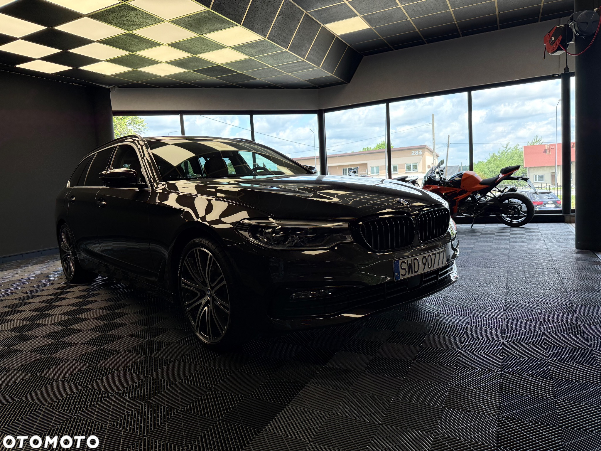BMW Seria 5 520d Luxury Line sport - 13