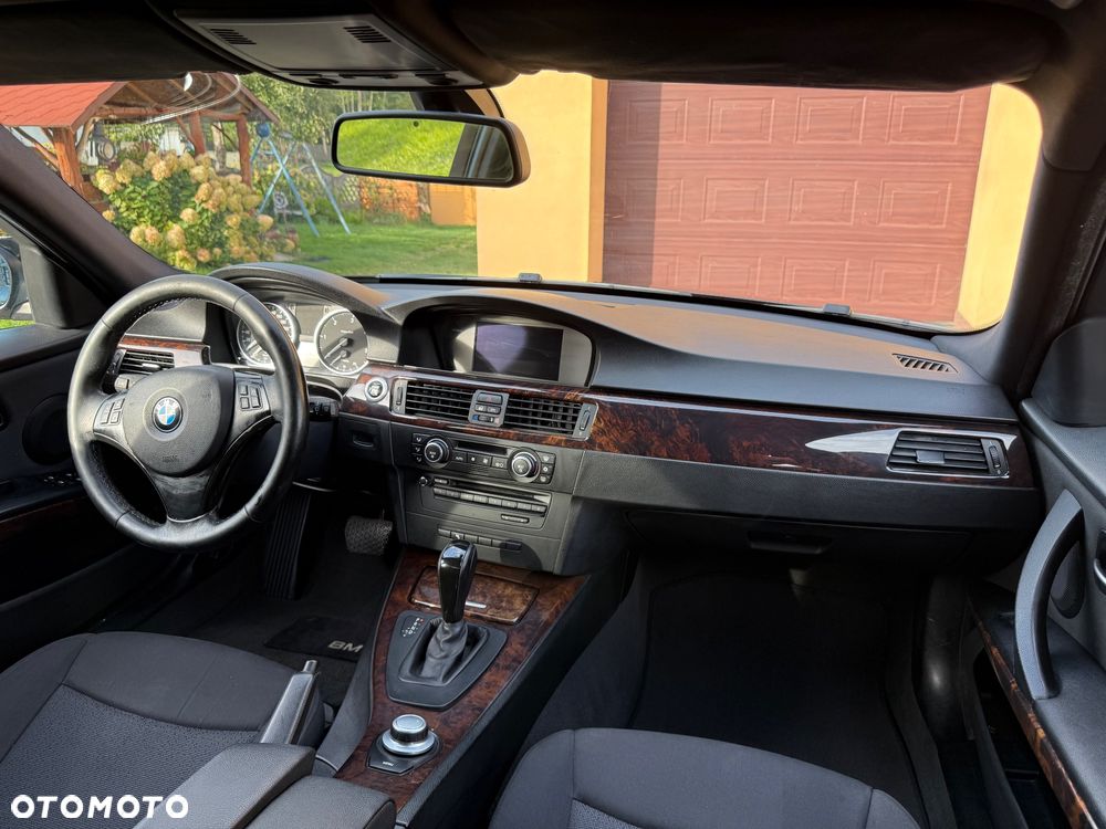 BMW Seria 3 320d DPF Touring - 17