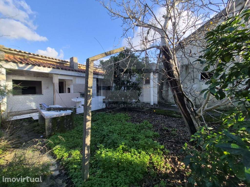 MORADIA T3 PARA RECUPERAR - OLHOS D'ÁGUA, PALMELA - Grande imagem: 2/27