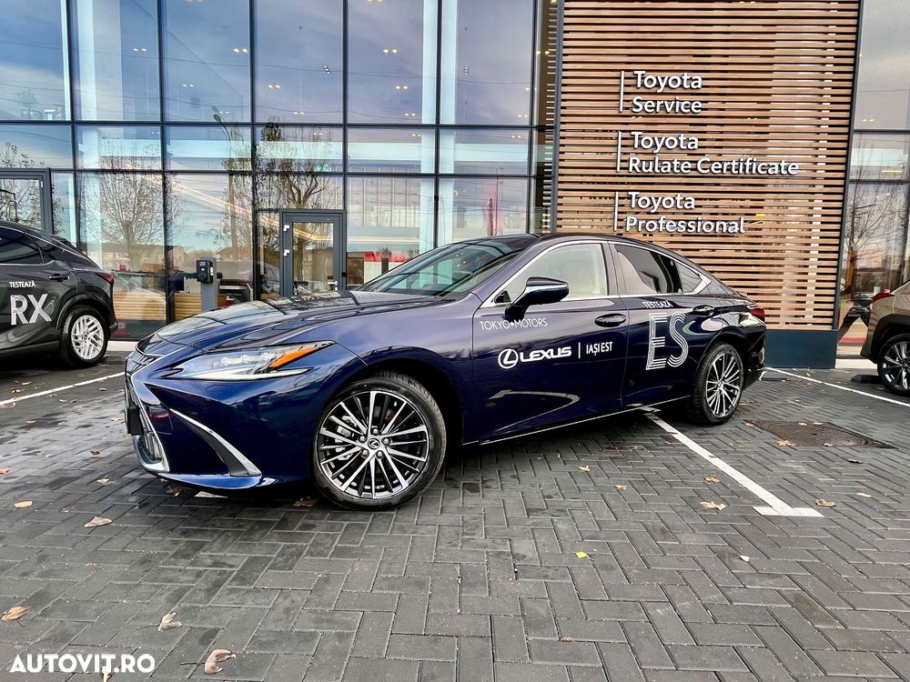 Lexus Seria ES 300h 2.5 TNGA HV 25H- 4X2 CVT Executive