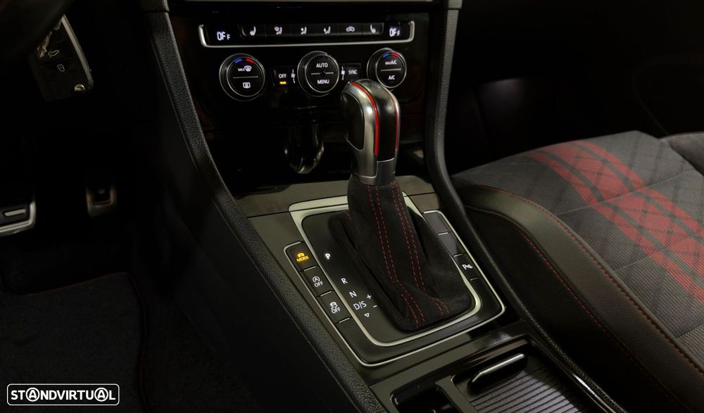 VW Golf 2.0 TSI GTi TCR DSG - 36