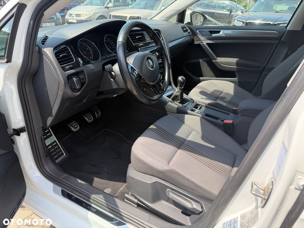 Volkswagen Golf - 13