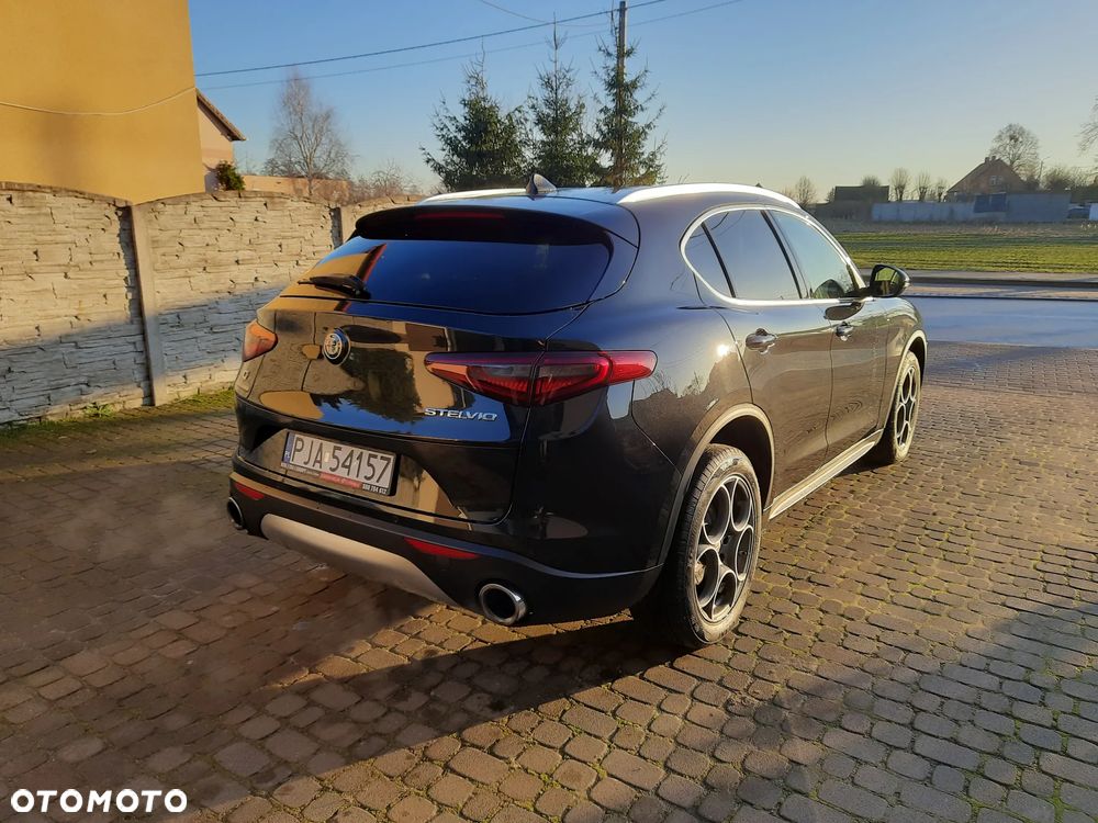 Alfa Romeo Stelvio 2.0 Turbo 16V AT8-Q4 Executive - 11