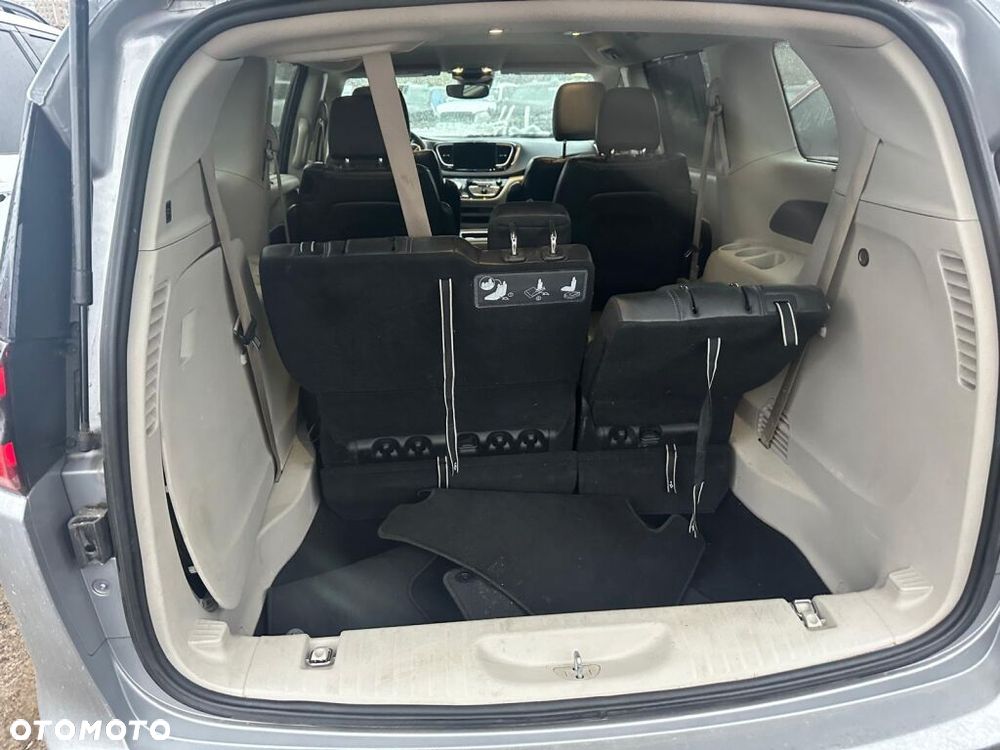 Chrysler Pacifica - 6