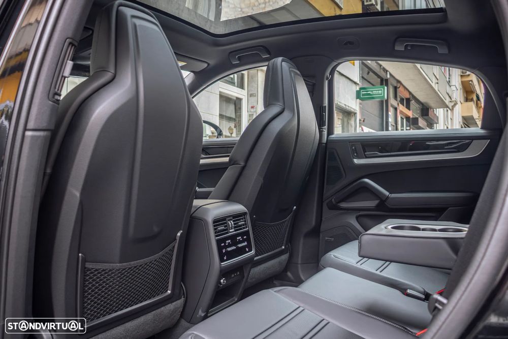 Porsche Cayenne Coupé S E-Hybrid - 35