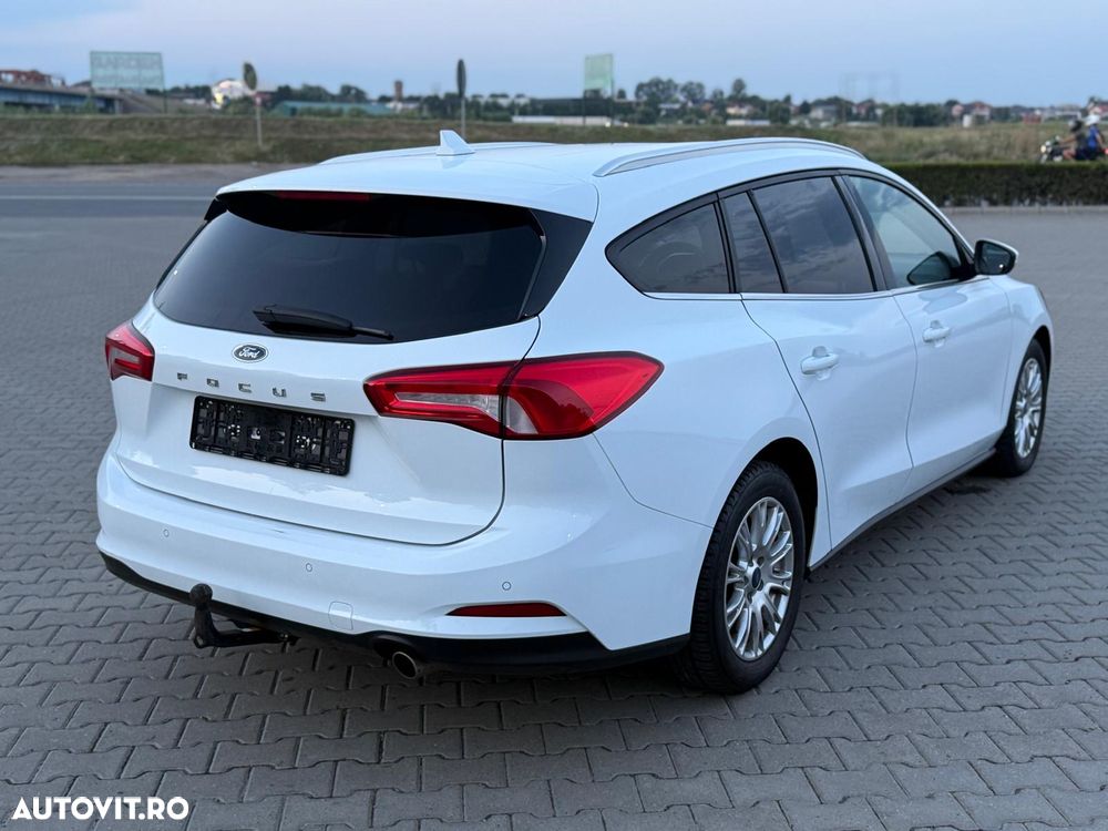 Ford Focus - 10