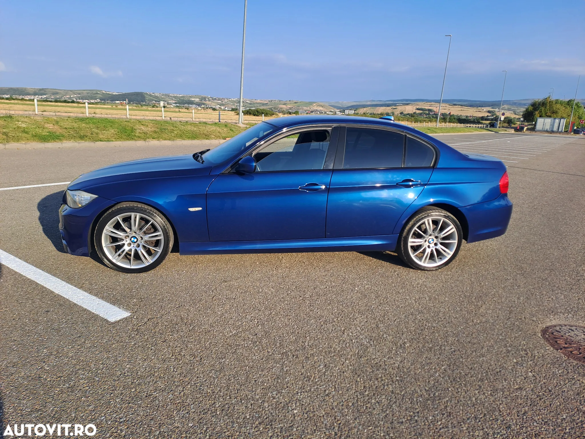 BMW Seria 3 318d - 13