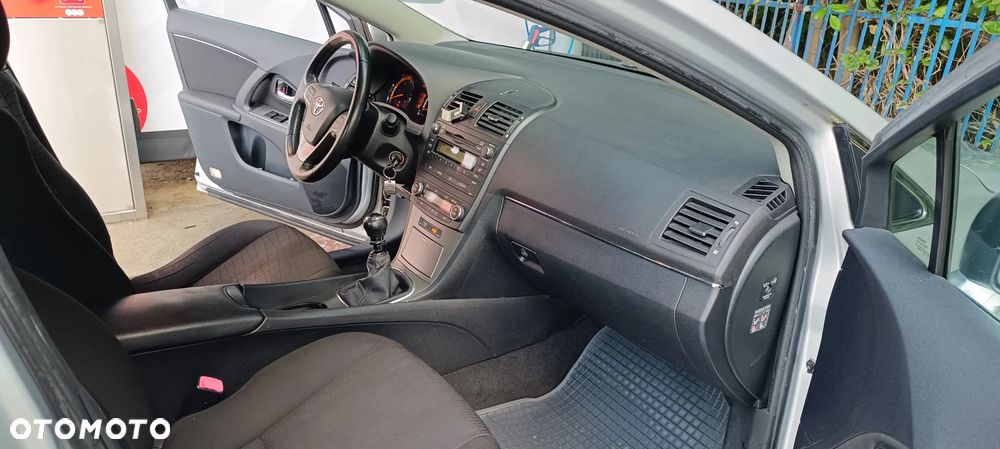 Toyota Avensis 2.0 D-4D Luna - 8