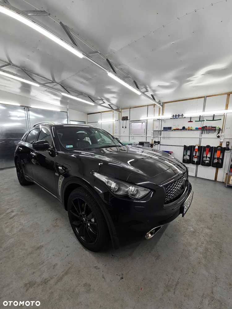 Infiniti QX70 - 2