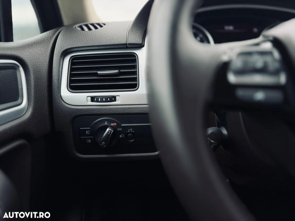 Volkswagen Touareg - 26