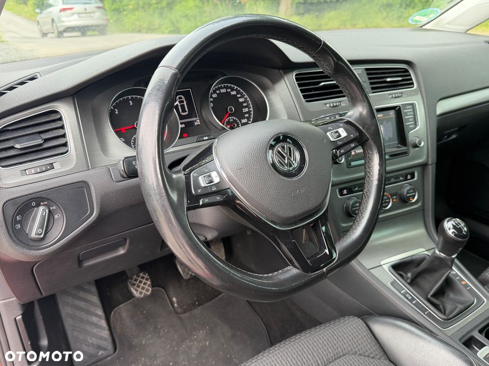 Volkswagen Golf 1.6 TDI DPF BlueMotion Technology Comfortline - 21