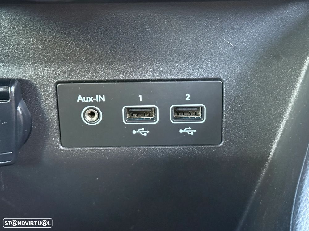 Renault Clio 1.0 TCe Limited CVT - 37