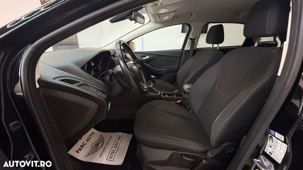 Ford Focus 1.5 EcoBoost Titanium - 17