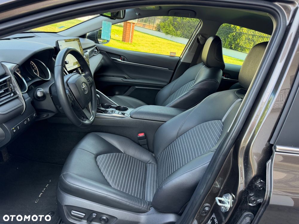 Toyota Camry 2.5 Hybrid Prestige CVT - 22