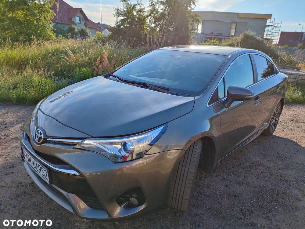 Toyota Avensis 1.8 Premium - 9