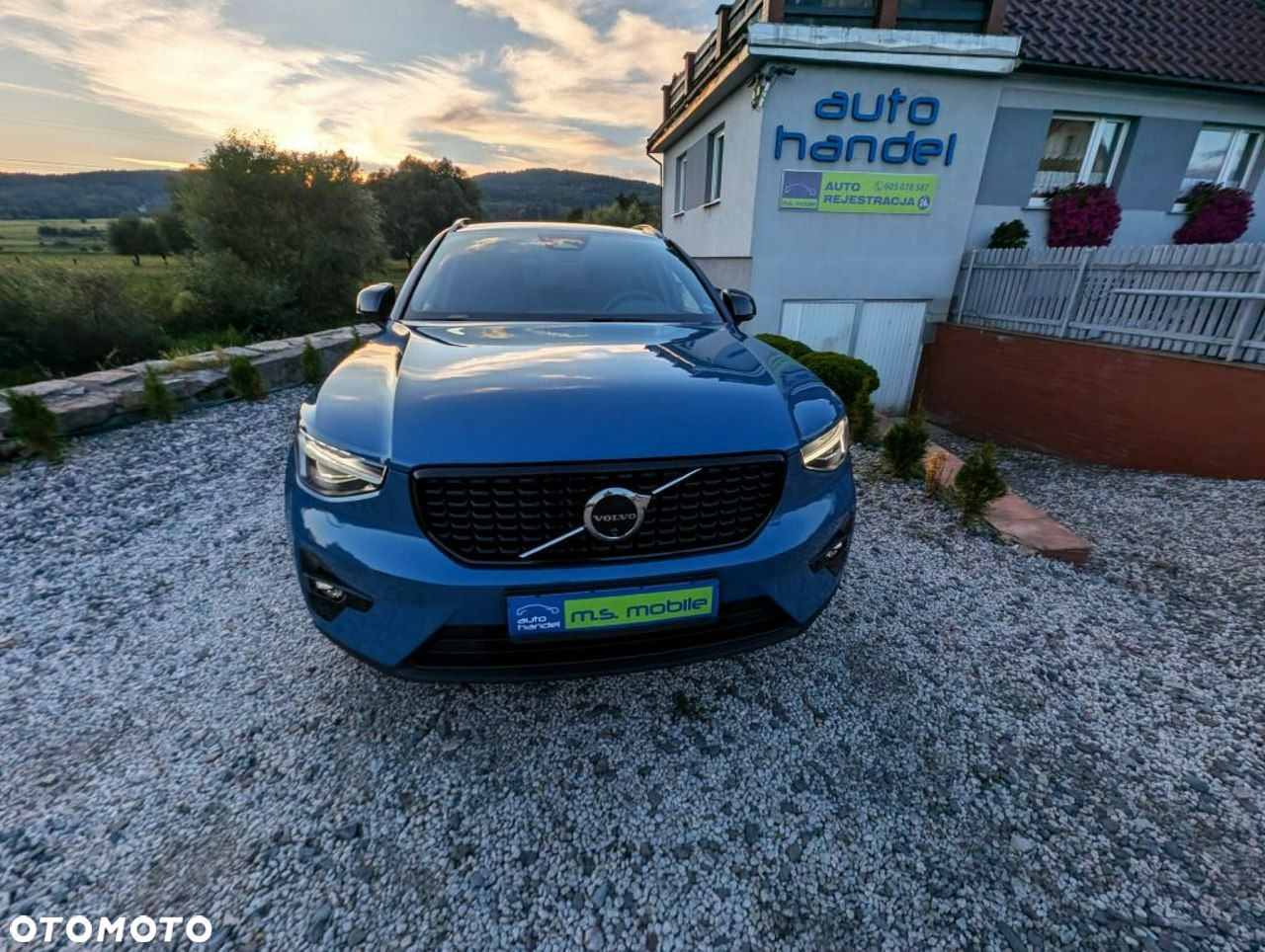 Volvo XC 40 B3 Plus Dark - 17