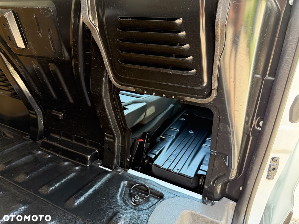 Ford Transit - 25