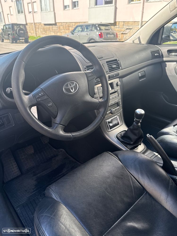 Toyota Avensis SW - 7