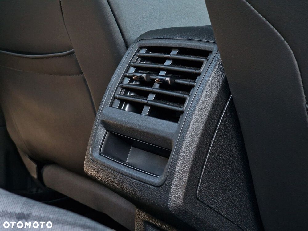 Volkswagen Golf - 17