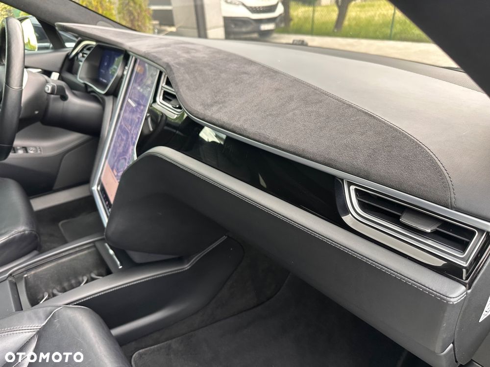 Tesla Model S - 20