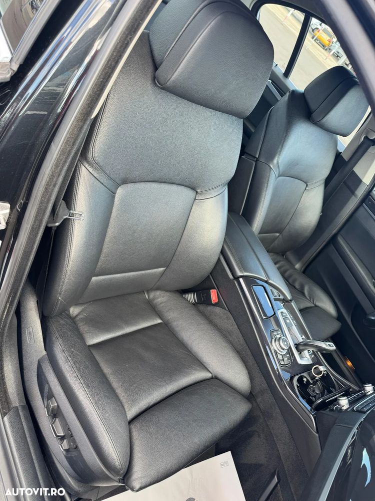 BMW Seria 5 530d xDrive - 13