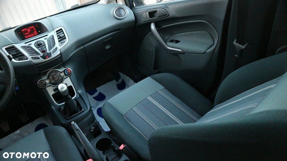 Ford Fiesta 1.25 Trend - 36