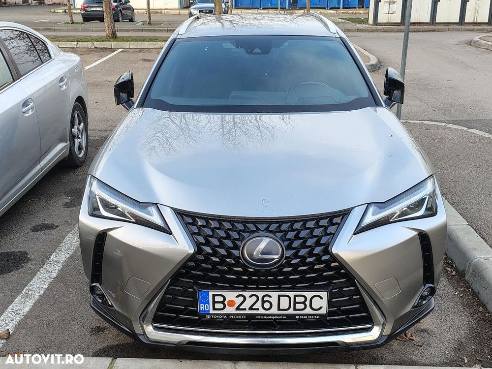 Lexus UX 250h Launch Edition - 1