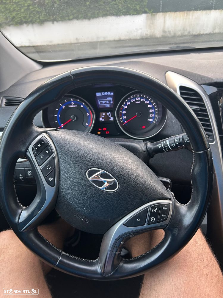 Hyundai i30 1.6 CRDI Blue Comfort - 6