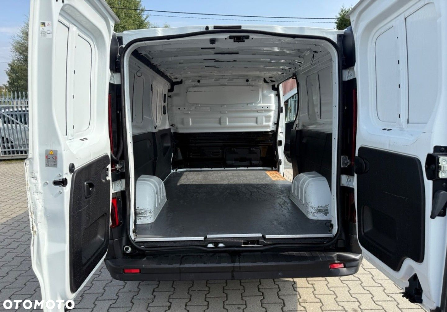 Renault Trafic - 16
